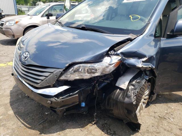 5TDYK3DC8ES448767 - 2014 TOYOTA SIENNA XLE BLUE photo 9