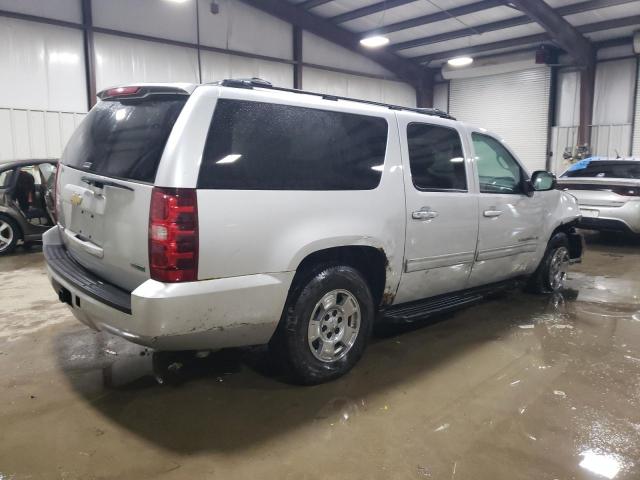 1GNSKHE34BR173143 - 2011 CHEVROLET SUBURBAN K1500 LS WHITE photo 3