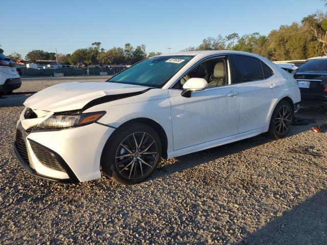 4T1T11AK5RU842706 - 2024 TOYOTA CAMRY SE NIGHT SHADE WHITE photo 1