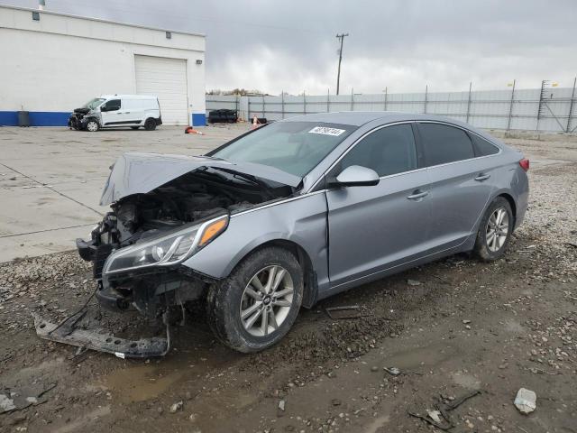 5NPE24AF5FH209403 - 2015 HYUNDAI SONATA SE GRAY photo 1