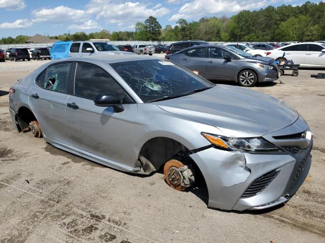 4T1G11AK4LU326961 - 2020 TOYOTA CAMRY SE SILVER photo 4