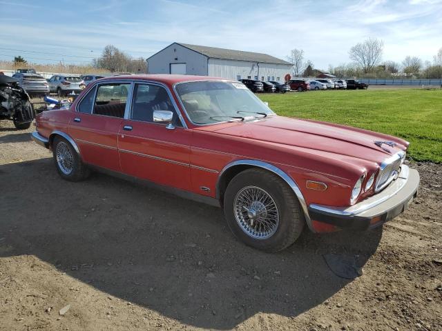 SAJAV1349EC388993 - 1984 JAGUAR XJ6 RED photo 4