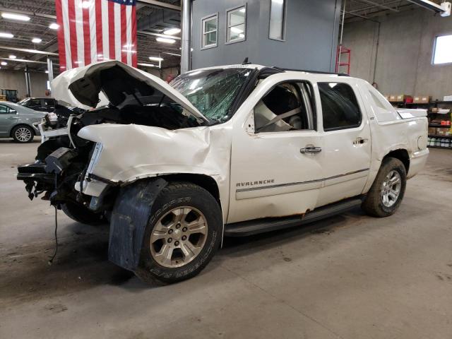 3GNTKGE31BG162745 - 2011 CHEVROLET AVALANCHE LTZ WHITE photo 1