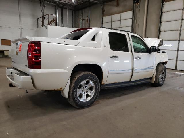 3GNTKGE31BG162745 - 2011 CHEVROLET AVALANCHE LTZ WHITE photo 3