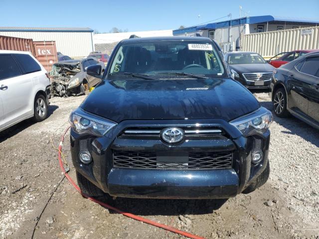 JTEEU5JR2N5262998 - 2022 TOYOTA 4RUNNER SR5 BLACK photo 5