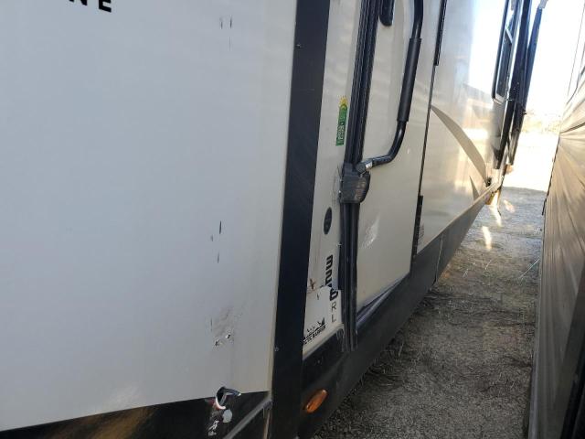 4YDT0BR22NB451808 - 2022 KEYSTONE OUTBACK WHITE photo 9