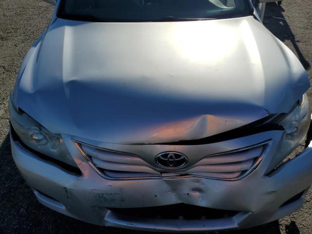 4T1BF3EK7BU228796 - 2011 TOYOTA CAMRY BASE SILVER photo 11