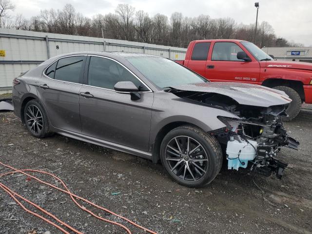 4T1T11BK3RU125395 - 2024 TOYOTA CAMRY SE NIGHT SHADE GRAY photo 4