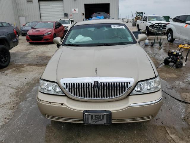 1LNHM83W54Y684682 - 2004 LINCOLN TOWN CAR ULTIMATE BEIGE photo 5