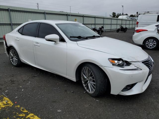 JTHCM1D2XG5003759 - 2016 LEXUS IS 300 WHITE photo 4