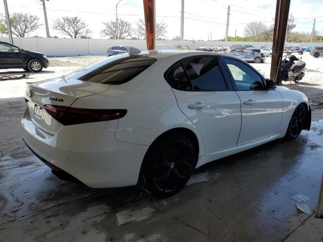 ZARFAMAN1K7619196 - 2019 ALFA ROMEO GIULIA WHITE photo 3