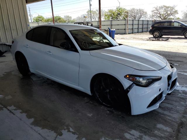 ZARFAMAN1K7619196 - 2019 ALFA ROMEO GIULIA WHITE photo 4