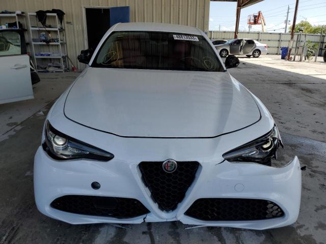 ZARFAMAN1K7619196 - 2019 ALFA ROMEO GIULIA WHITE photo 5