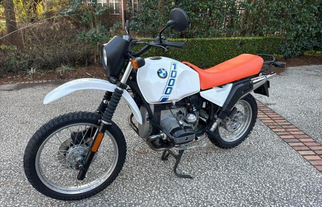 WB1047806J6152393 - 1988 BMW R100 GS WHITE photo 2