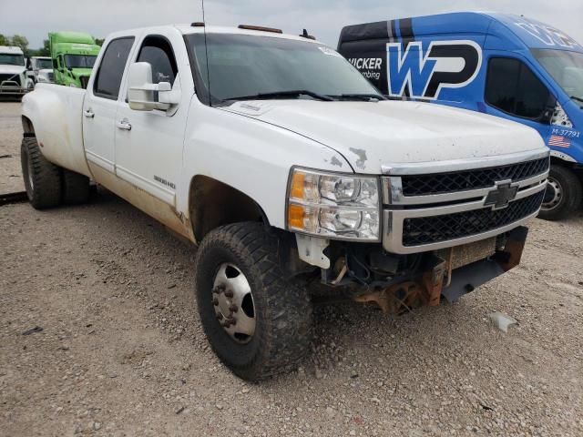 1GC4K0C84BF265128 - 2011 CHEVROLET SILVERADO K3500 LT WHITE photo 4