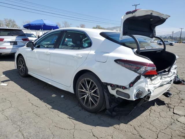 4T1T11AK0PU835059 - 2023 TOYOTA CAMRY SE NIGHT SHADE WHITE photo 2