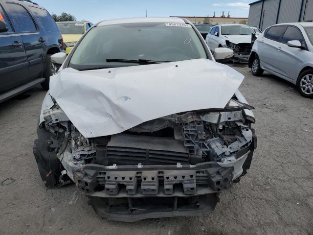 1FADP3K29HL319507 - 2017 FORD FOCUS SE WHITE photo 5