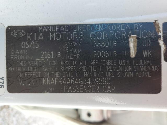 KNAFK4A64G5459590 - 2016 KIA FORTE LX WHITE photo 12