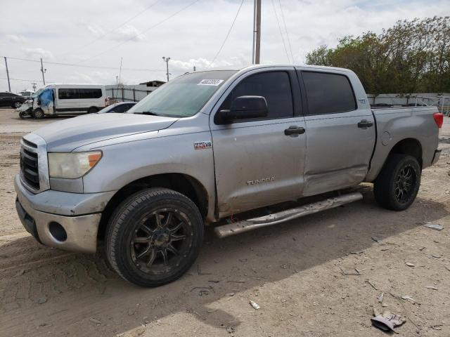 5TFDW5F12CX218871 - 2012 TOYOTA TUNDRA CREWMAX SR5 SILVER photo 1