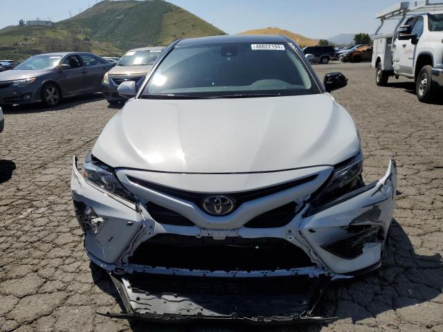 4T1T11AKXPU110679 - 2023 TOYOTA CAMRY SE NIGHT SHADE GRAY photo 5