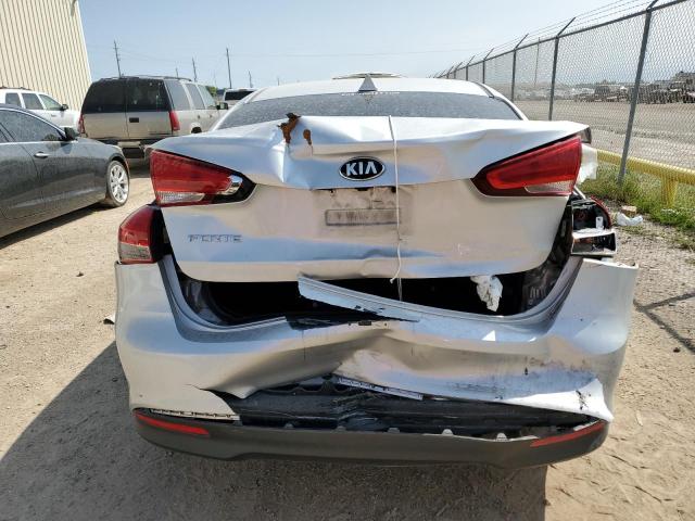 3KPFL4A77JE202864 - 2018 KIA FORTE LX SILVER photo 6