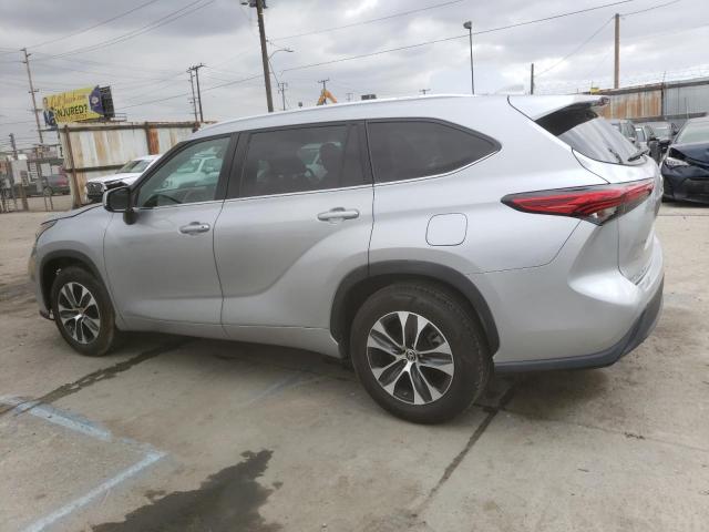 5TDGZRAH8LS503368 - 2020 TOYOTA HIGHLANDER XLE SILVER photo 2