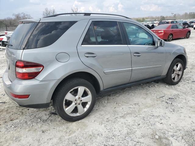 4JGBB8GB8BA663141 - 2011 MERCEDES-BENZ ML 350 4MATIC GRAY photo 3