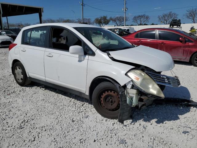 3N1BC13E57L436159 - 2007 NISSAN VERSA S WHITE photo 4