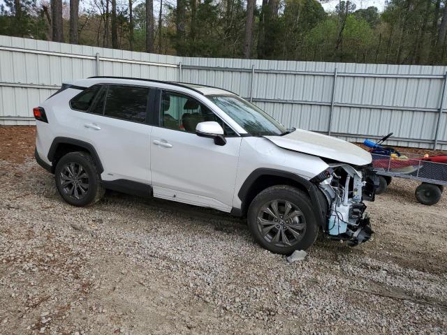 4T3B6RFV6PU117697 - 2023 TOYOTA RAV4 XLE PREMIUM WHITE photo 4