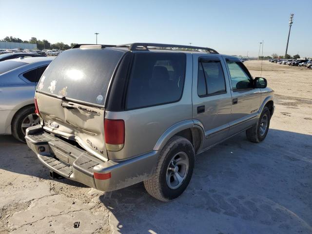 1GNCS13W02K137032 - 2002 CHEVROLET BLAZER GRAY photo 3