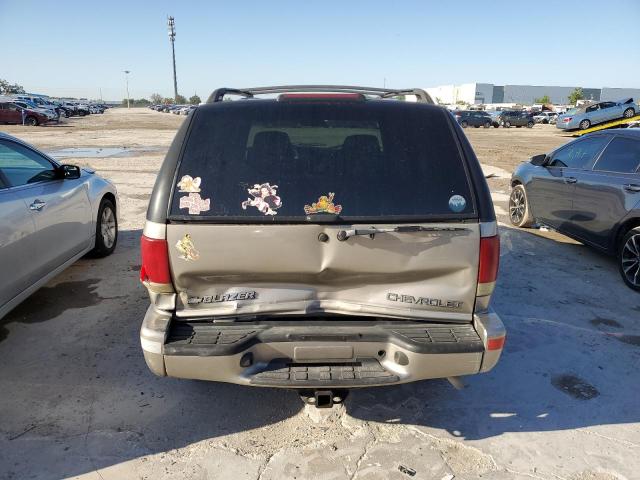 1GNCS13W02K137032 - 2002 CHEVROLET BLAZER GRAY photo 6