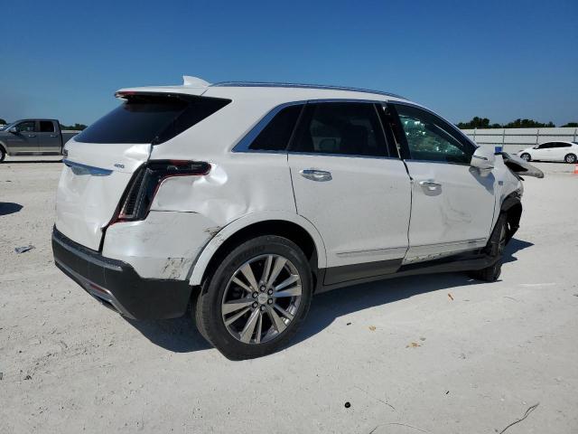 1GYKNCRS4NZ121448 - 2022 CADILLAC XT5 PREMIUM LUXURY WHITE photo 3