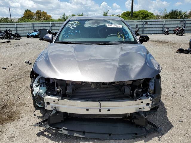 4T1C11AK6LU883451 - 2020 TOYOTA CAMRY LE GRAY photo 5