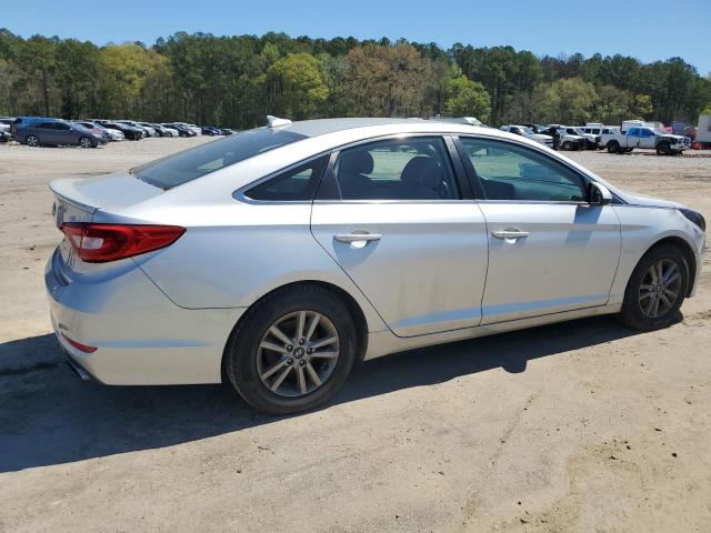 5NPE24AF8HH571244 - 2017 HYUNDAI SONATA SE SILVER photo 3