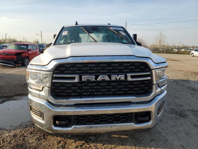 3C6UR5DL8NG123869 - 2022 RAM 2500 BIG HORN/LONE STAR WHITE photo 5