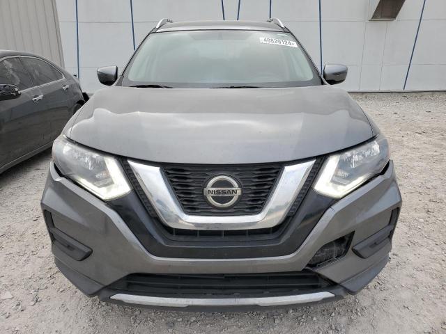 KNMAT2MT8JP517163 - 2018 NISSAN ROGUE S GRAY photo 5