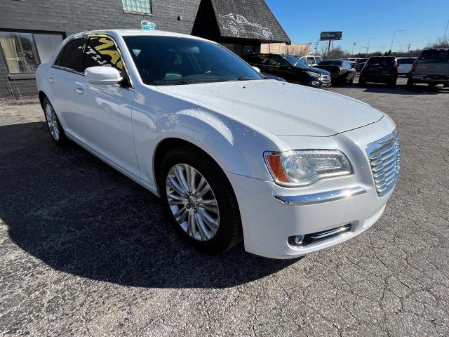 2013 CHRYSLER 300, 