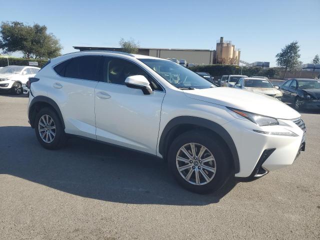 JTJYARBZ4J2096704 - 2018 LEXUS NX 300 BASE 白色 照片 4