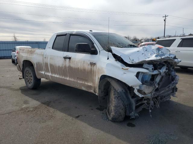 5TFUW5F18KX868190 - 2019 TOYOTA TUNDRA DOUBLE CAB SR/SR5 WHITE photo 4