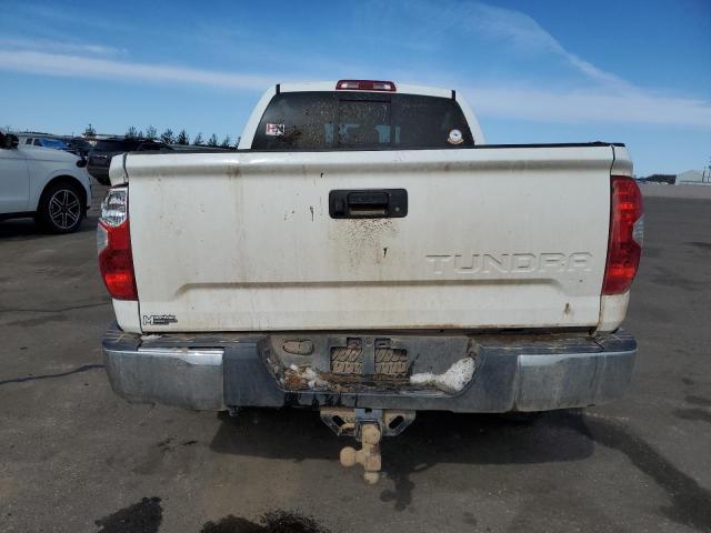5TFUW5F18KX868190 - 2019 TOYOTA TUNDRA DOUBLE CAB SR/SR5 WHITE photo 6