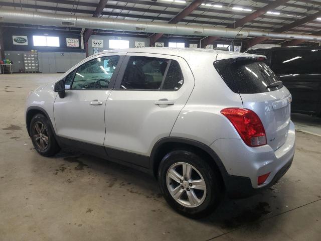 3GNCJKSB2LL230805 - 2020 CHEVROLET TRAX LS SILVER photo 2