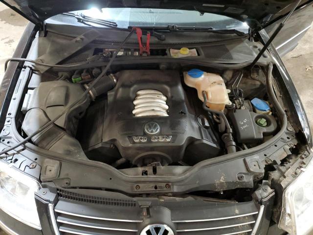 WVWTU63B35E076341 - 2005 VOLKSWAGEN PASSAT GLX 4MOTION BLACK photo 11