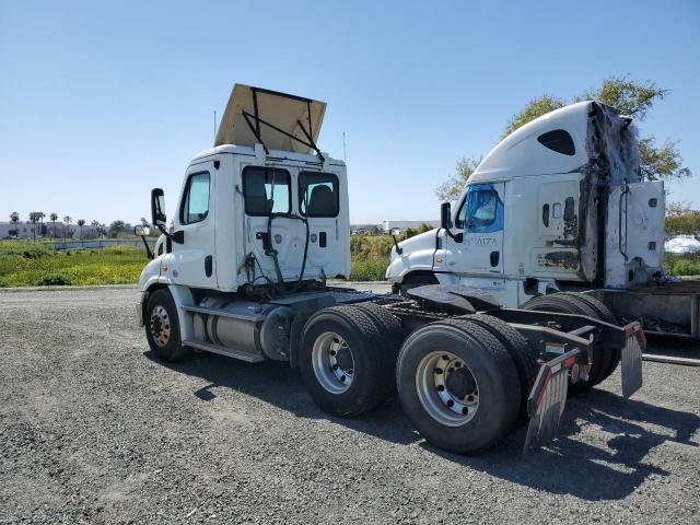 3AKJGBDV9FSGL4495 - 2015 FREIGHTLINER CASCADIA 1 WHITE photo 3