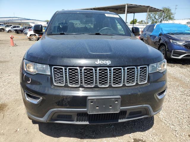 1C4RJEAG6JC412324 - 2018 JEEP GRAND CHER LAREDO BLACK photo 5