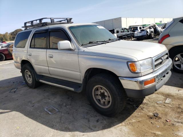 JT3GN86R4W0081506 - 1998 TOYOTA 4RUNNER SR5 SILVER photo 4