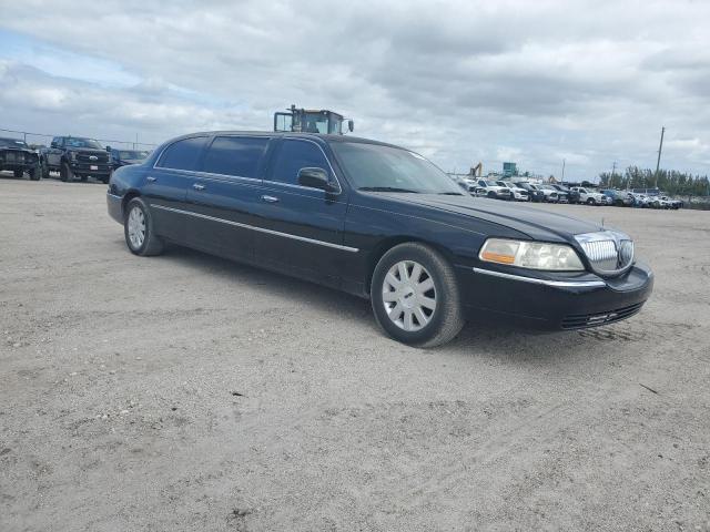 1L1FM88W95Y605727 - 2005 LINCOLN TOWN CAR EXECUTIVE BLACK photo 4