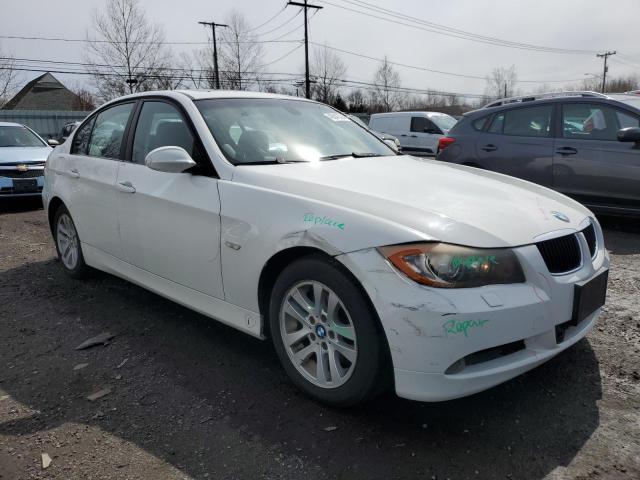 WBAVC73538KP38563 - 2008 BMW 328 XI SULEV WHITE photo 4