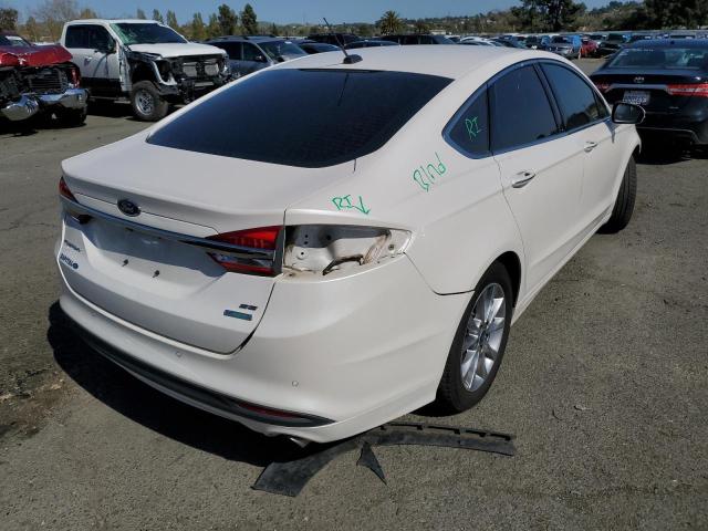 3FA6P0HD9HR372838 - 2017 FORD FUSION SE WHITE photo 3