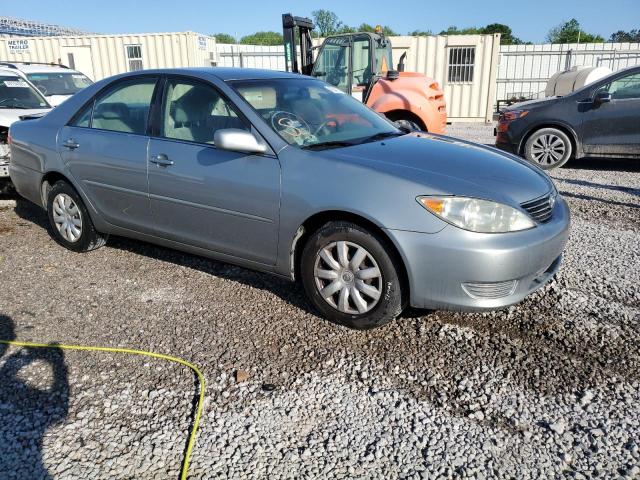 4T1BE32KX5U623566 - 2005 TOYOTA CAMRY LE TEAL photo 4