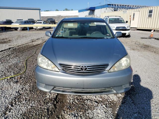 4T1BE32KX5U623566 - 2005 TOYOTA CAMRY LE TEAL photo 5